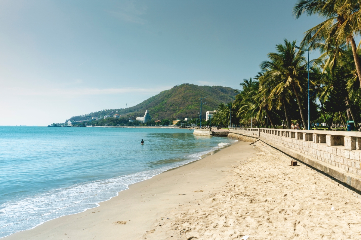 Beach and resort team building activities Ho Chi Minh City: a guide to the formats that actually work Why beach and resort formats suit large corporate groups in Vietnam