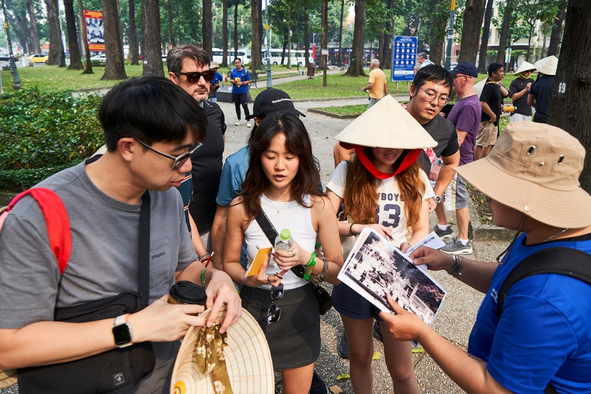 What is escape room team building?