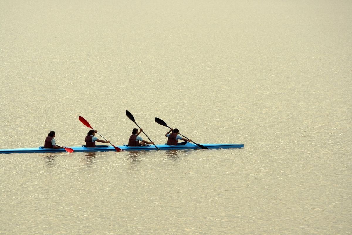 kayaking formats work for corporate groups — kayaking team building vietnam