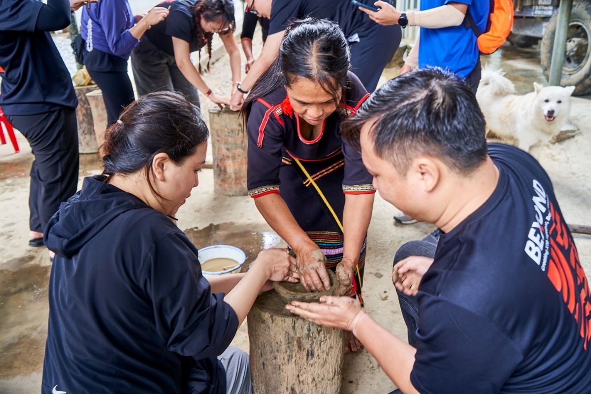traditional games for team building — vietnamese traditional games team building
