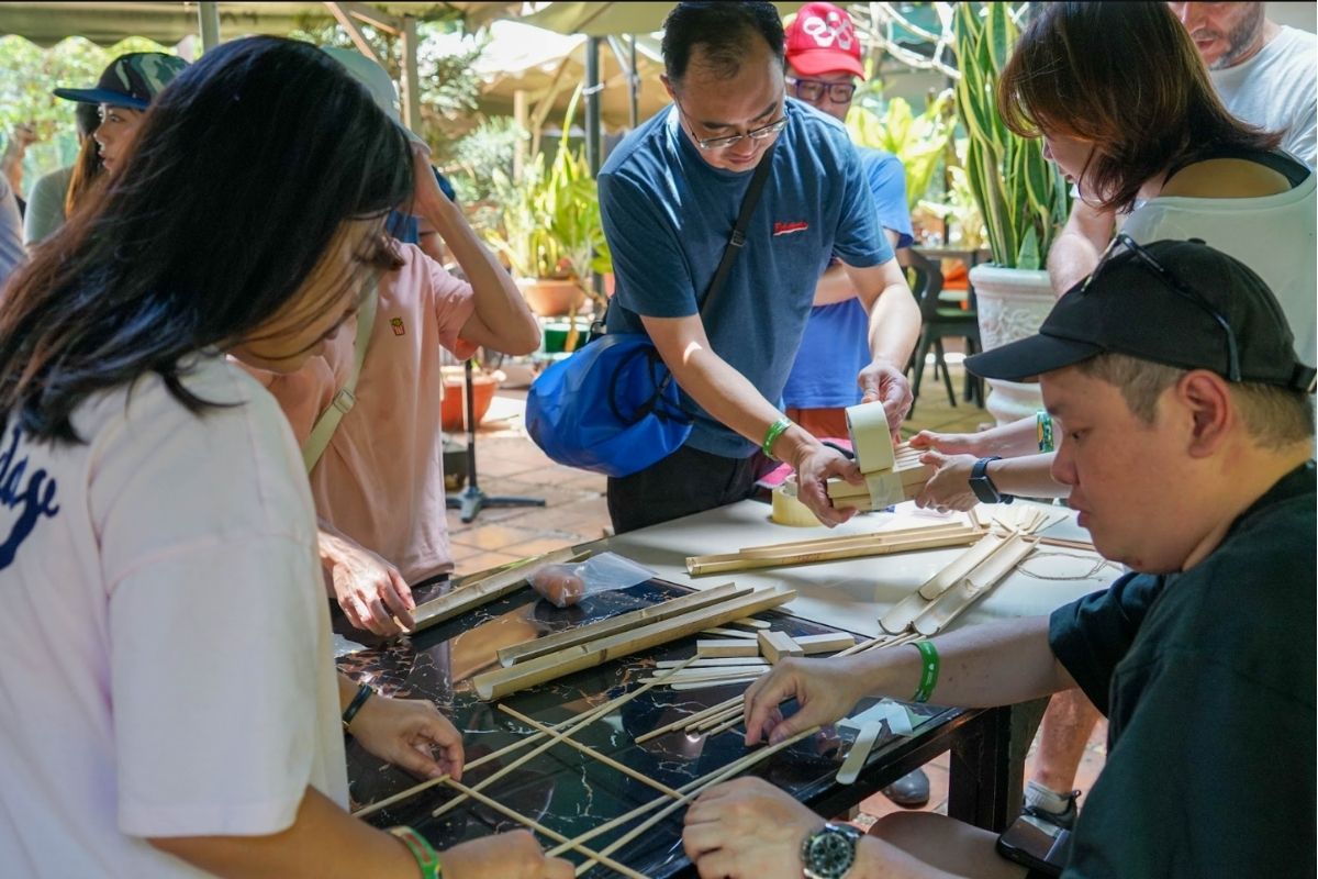 why do problem solving activities beat generic games — problem solving team building activities