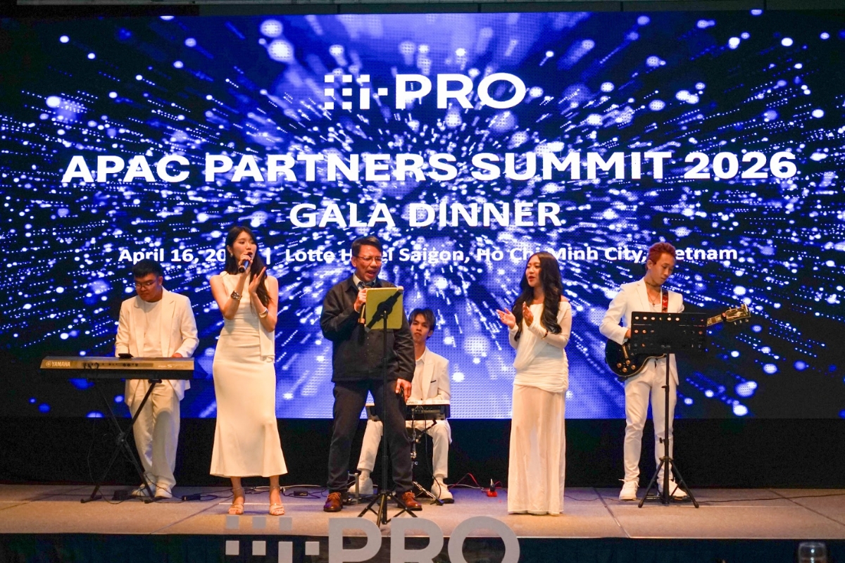 Year-End Party Entertainment: What Works what music options work