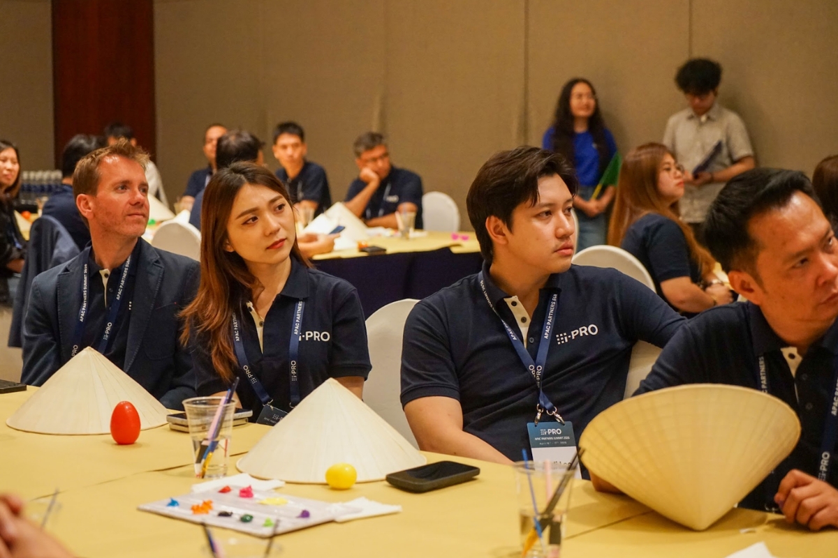 Event Staffing in Vietnam: Crew, Ushers & Hosts what ratios should you plan for
